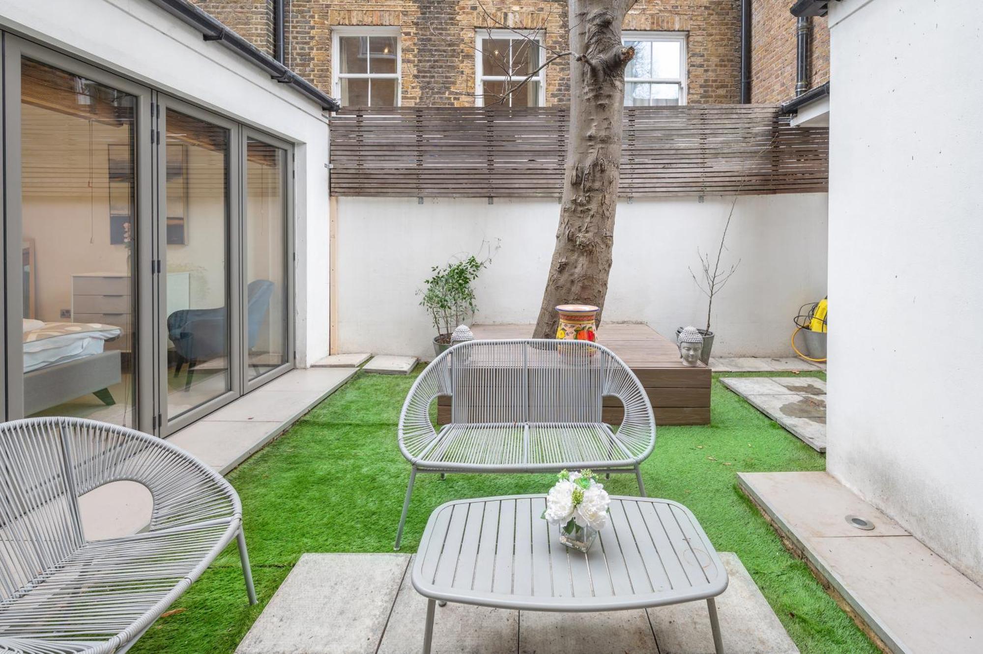Casa Italia Near South Kensington, Hyde Park And Gloucester Road Station - Outside Space Private Appartamento Londra